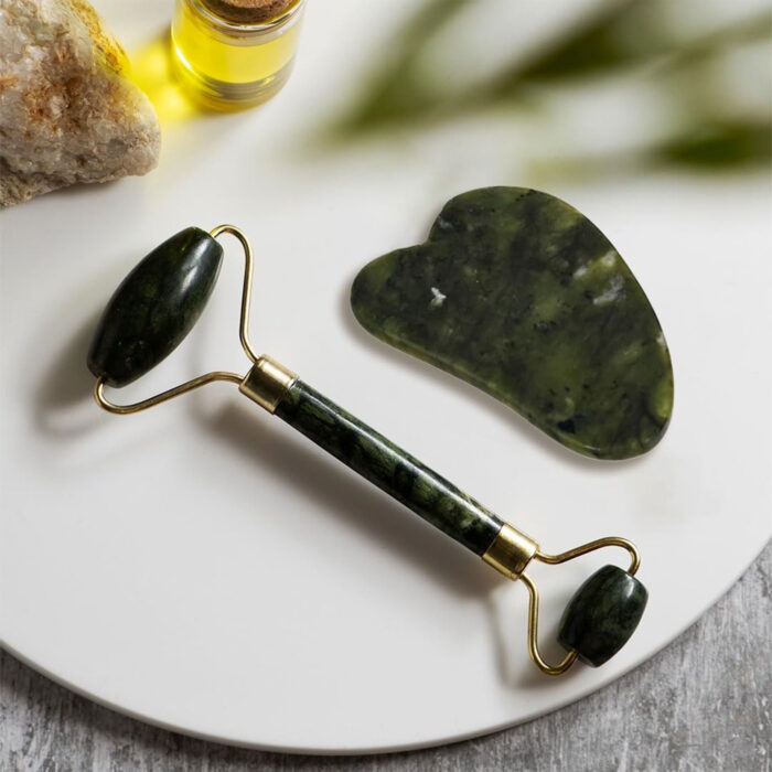 ⁦• gua sha لعلاج الانتفاخ وشد الوجه⁩ - الصورة ⁦1⁩