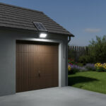 ⁦كشاف يعمل بالطاقة الشمسية بقوة 500 واط بضملن عامين⁩ - الصورة ⁦3⁩