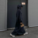 ⁦عباية لوريا الجديدة بغطاء للرأس لون أسود مقاس XL⁩ - الصورة ⁦4⁩