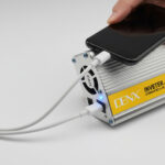 ⁦محول طاقة 1500 واط 12 فولت إلى 220 فولت مزود بمنفذ USB⁩ - الصورة ⁦2⁩